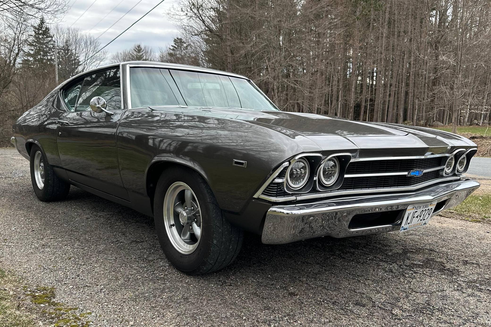 1969 Chevrolet Chevelle Coupe
Restomod Chevelle, 4-Speed Manual, Cammed 350-Cubic-Inch V8 - Image 8