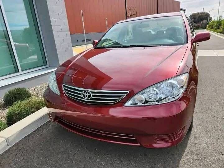 2005 Toyota Camry LE V6