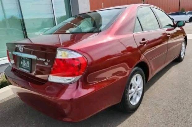 2005 Toyota Camry LE V6 - Image 5