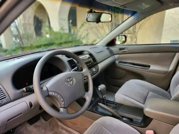 2005 Toyota Camry LE V6 - Image 4