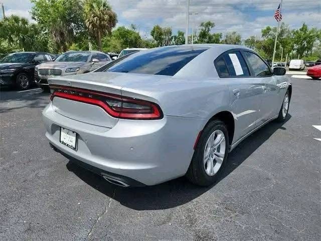 2022 Dodge Charger SXT - Image 5