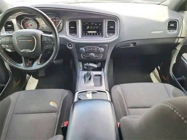 2022 Dodge Charger SXT - Image 9