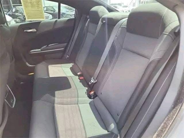 2022 Dodge Charger SXT - Image 10