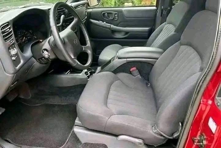 2003 Chevrolet S-10 ZR2 Extended Cab 4×4 - Image 7