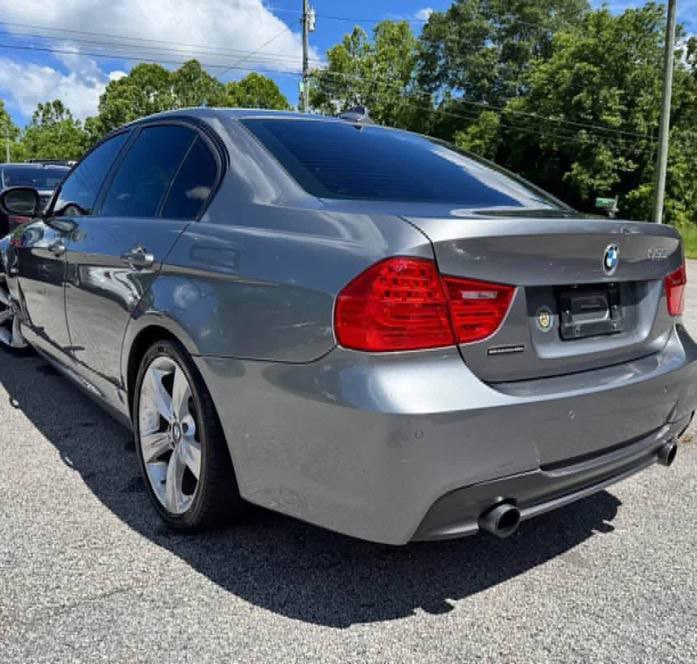 2011 BMW 3 Series 335i xDrive - Image 6