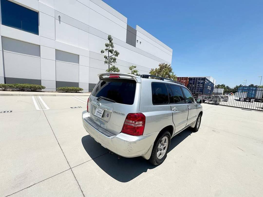 2004 Toyota Highlander SUV - Image 6