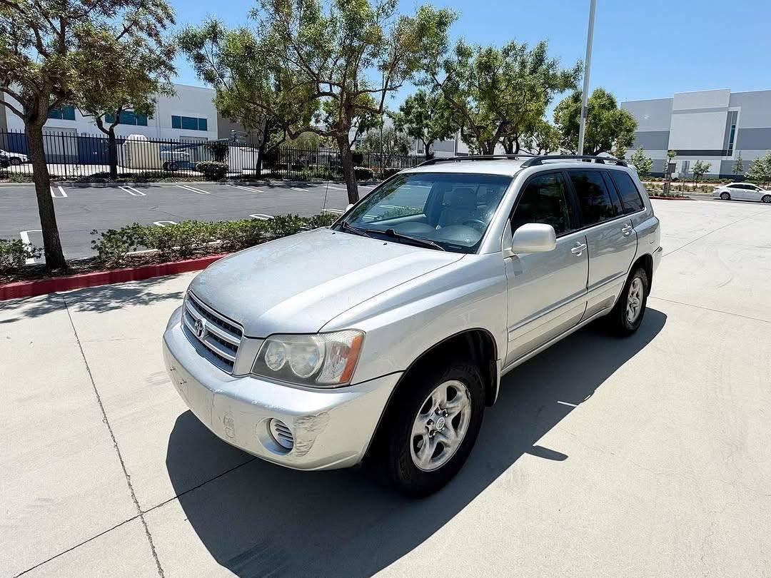2004 Toyota Highlander SUV - Image 4